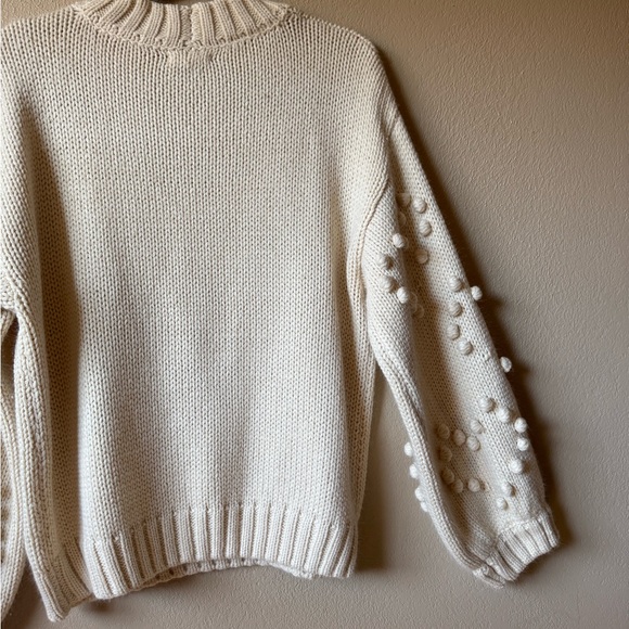 Blu pepper | Cozy Cream Baloon Sleeves Sweater with Pom Pom Details|Size L - Picture 8 of 10